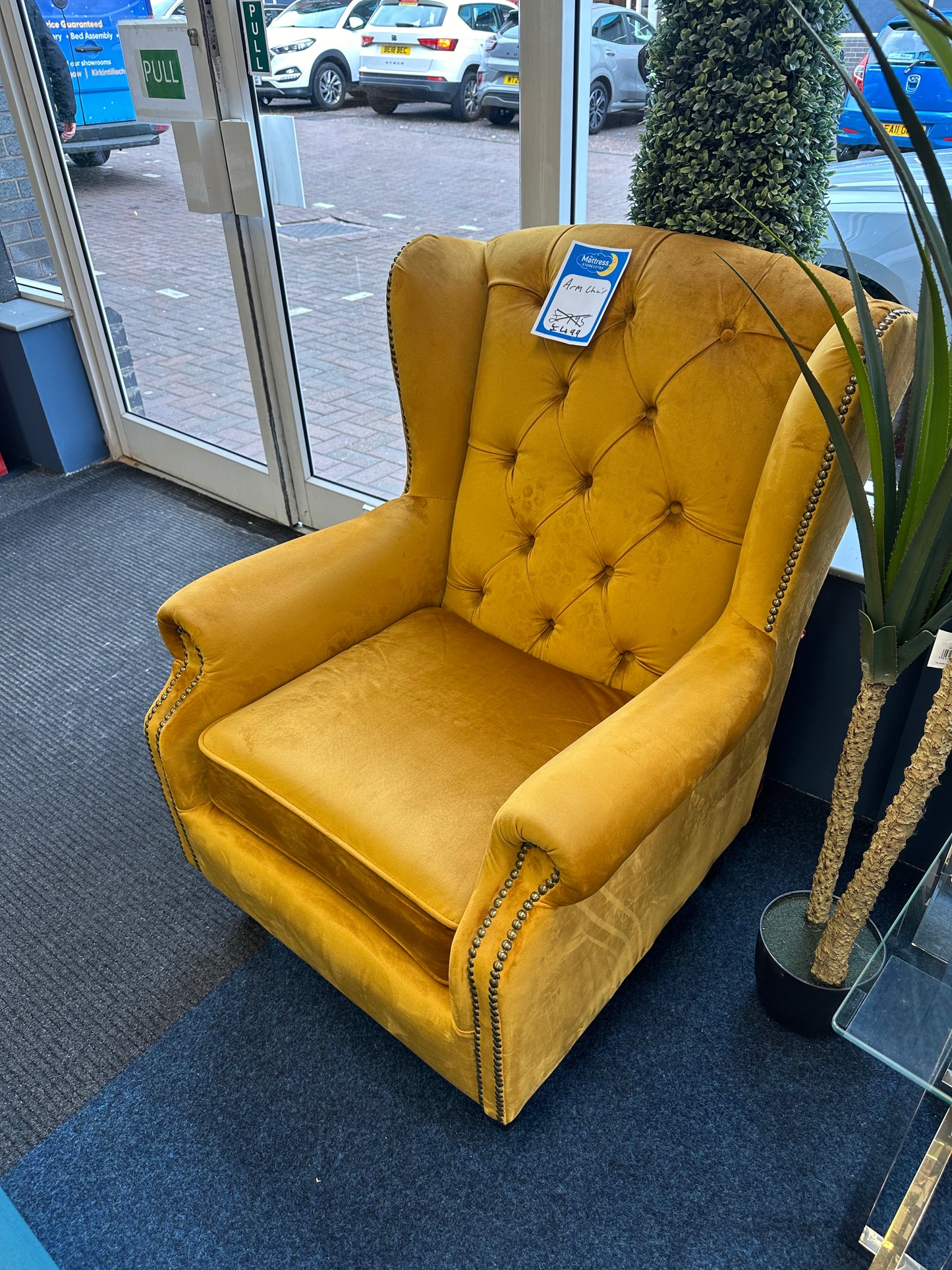 X display Chesterfield Mustard arm chair - 77cmx100cm